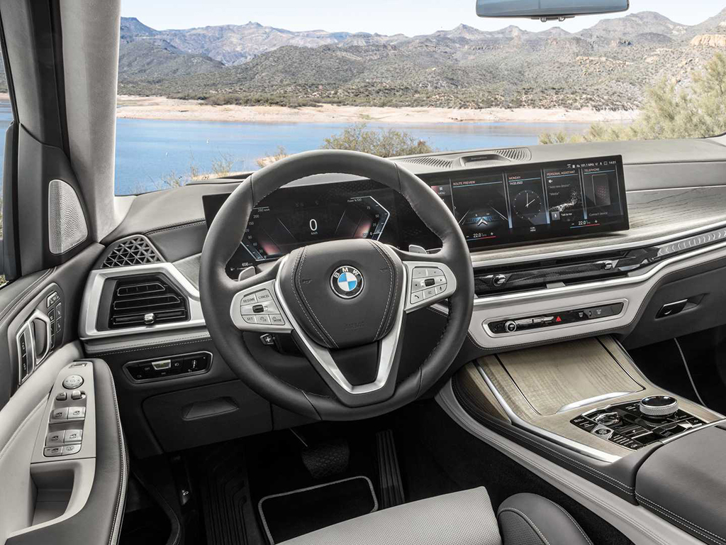 2023 BMW X7 First Drive Review : More Power and New Features 2023 BMW X7 pops up with their new design language