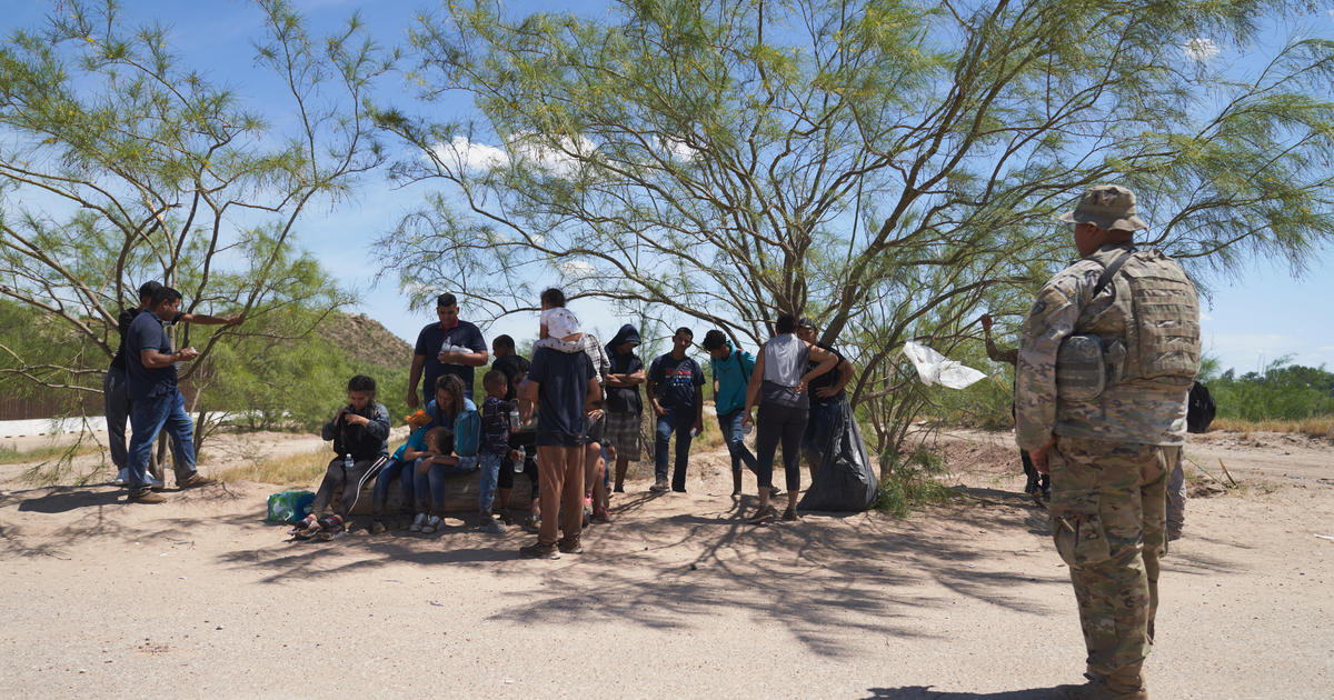 USA border arrivals drop in last few months, but annual tally set to hit 2 million 1 USA border arrivals falls